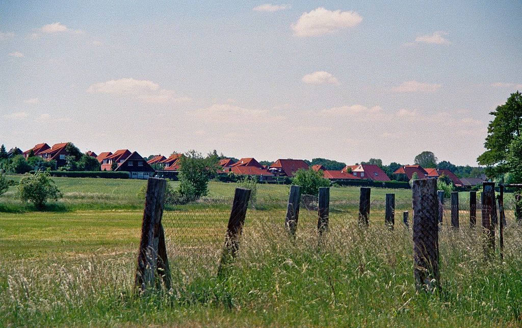 nahe der Autobahnabfahrt A2 Theeßen